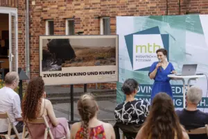 Eva Neidlinger